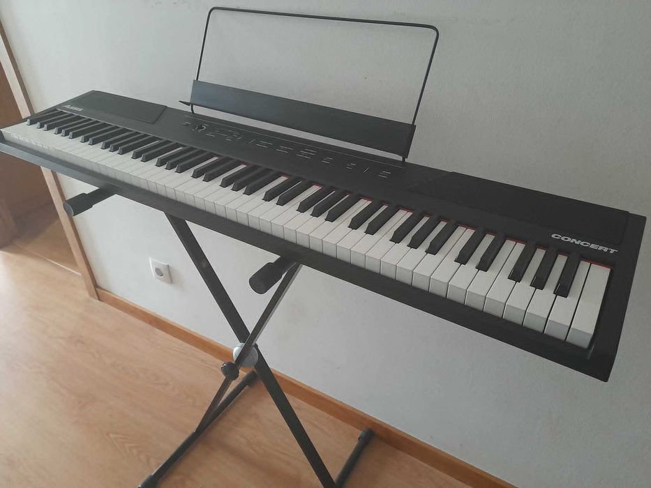 Piano Digital Alesis Concert 88 Teclas + Suporte + Pedal