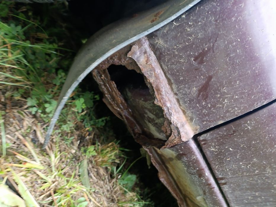 Ford Mondeo 1995 р. 1.8 газ/бензин, механіка, потребує ремонту