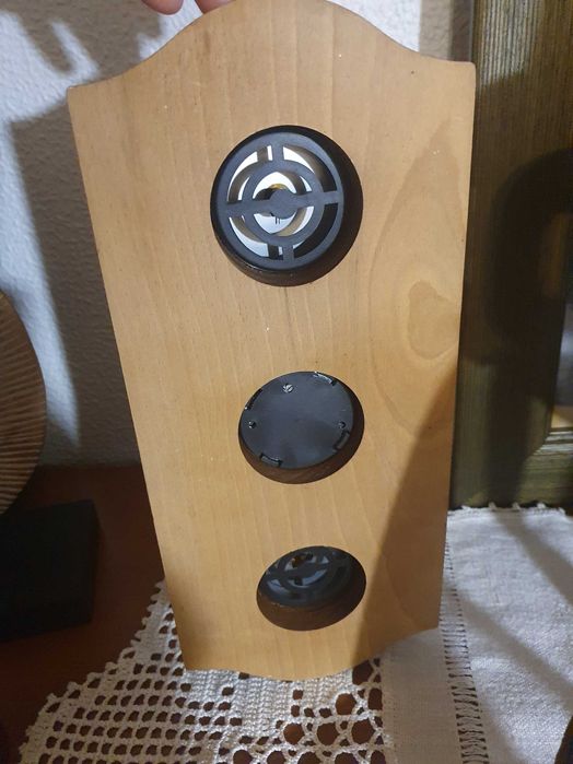 Estação meteorologica em madeira Antigs