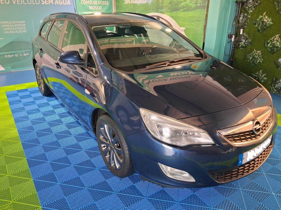 Opel Astra Sports Tourer 1.3 CDTI Cosmo - Muito Bem Equipada!