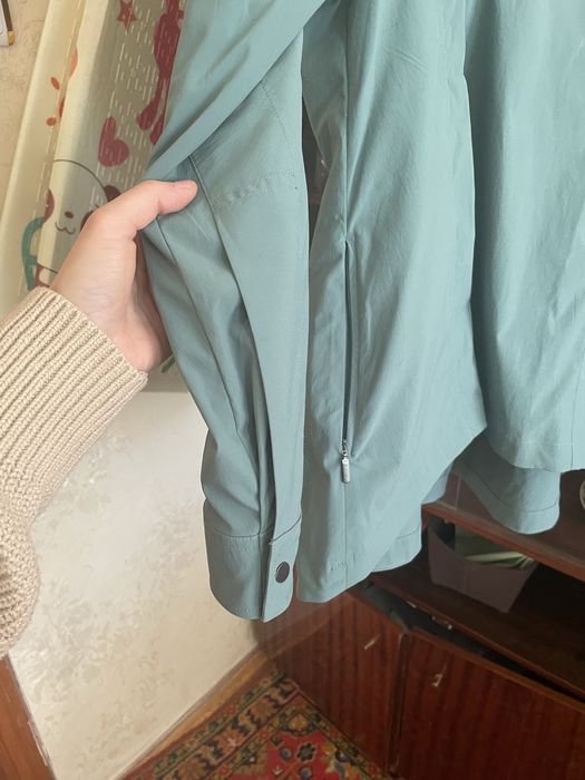 Жіночий легкий дощовик