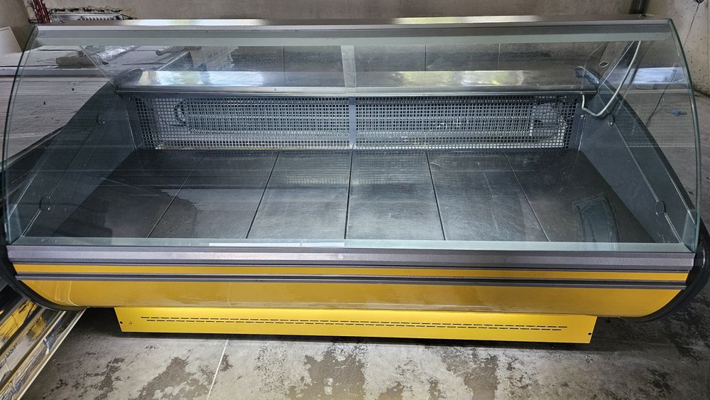Холодильна вітрина