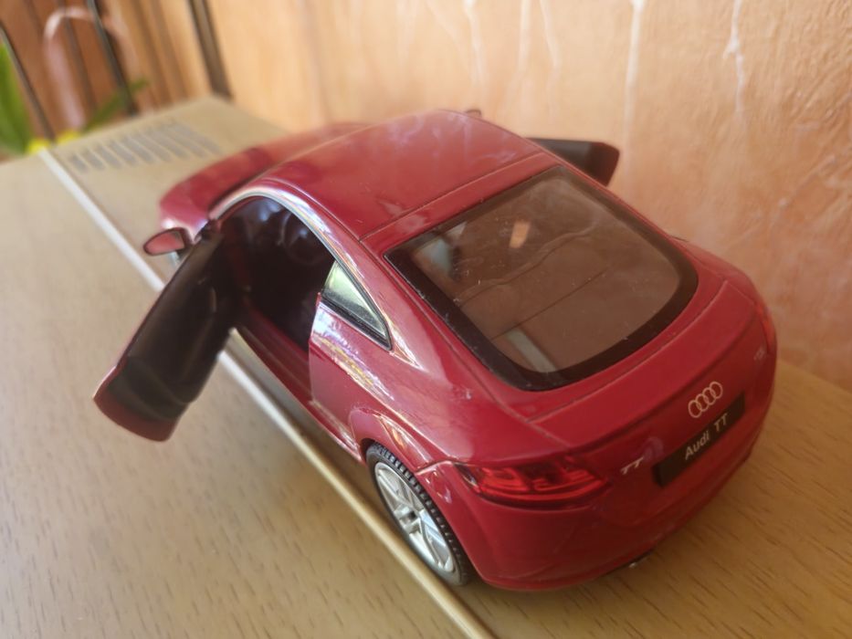 Model Audi TT 8S, 1/24, Welly