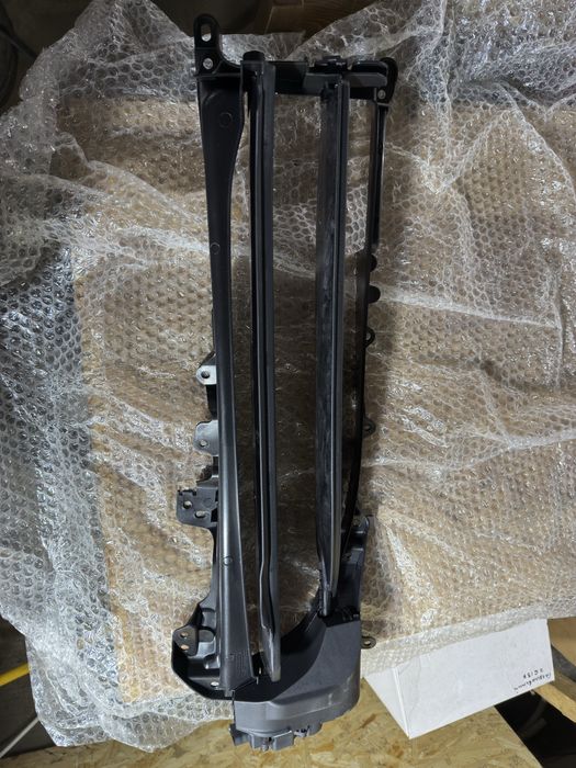 Porsche taycan жулюзі впуск повітря 9j1121754dok1