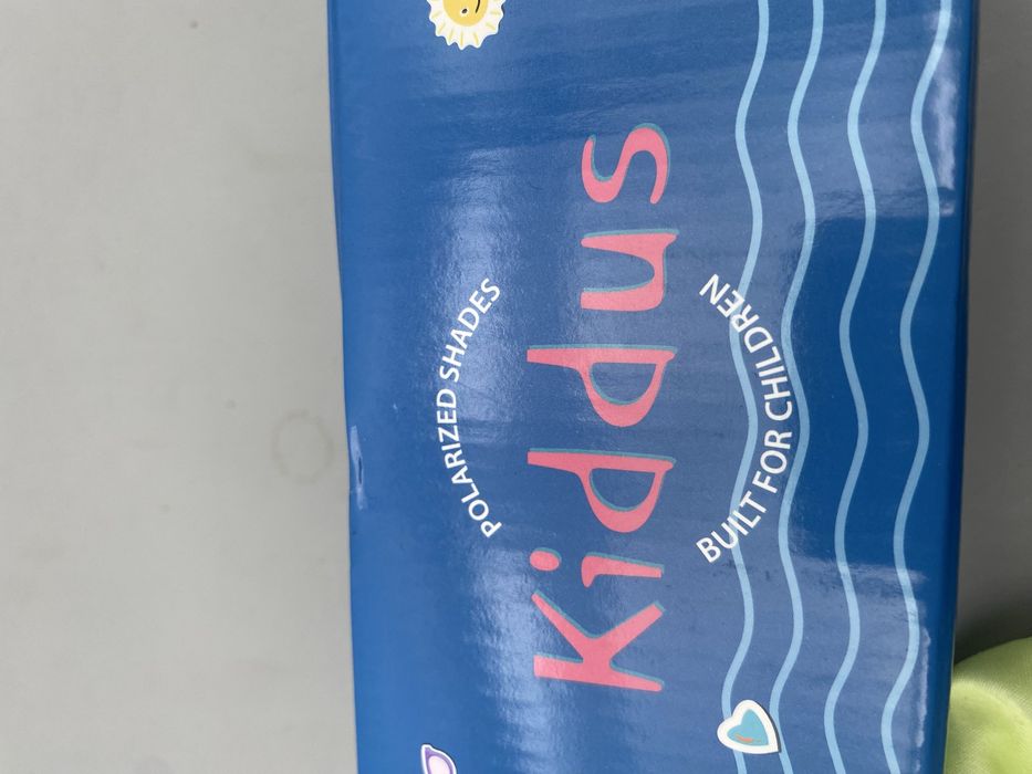 Dziecięce okulary przeciwsłoneczne z polaryzacja i filtrami uv