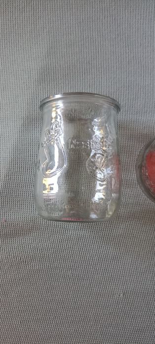 Várias velas e suportes424396578179655684