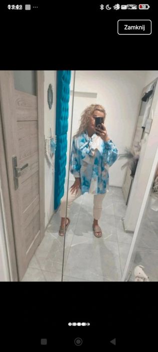Niebieska koszula atłasowa oversize kwiaty