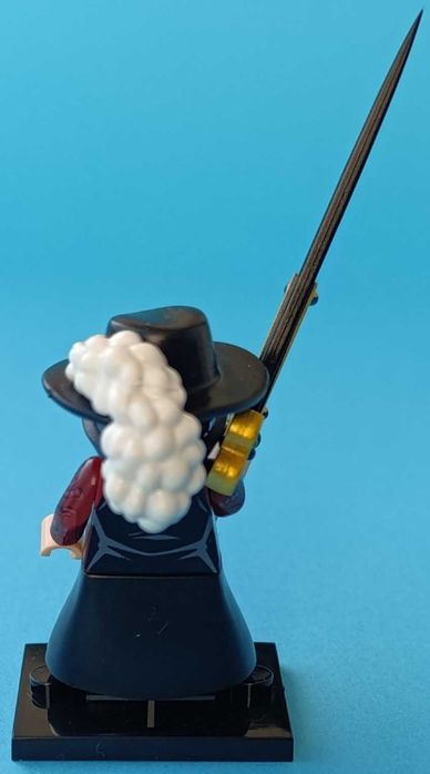 Dracule Mihawk (One Piece)