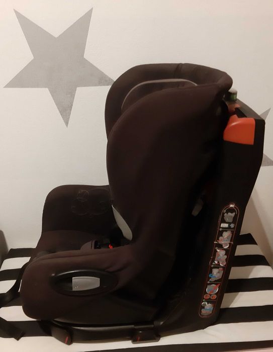 Fotelik samochodowy Maxi Cosi Axiss - obrotowy
