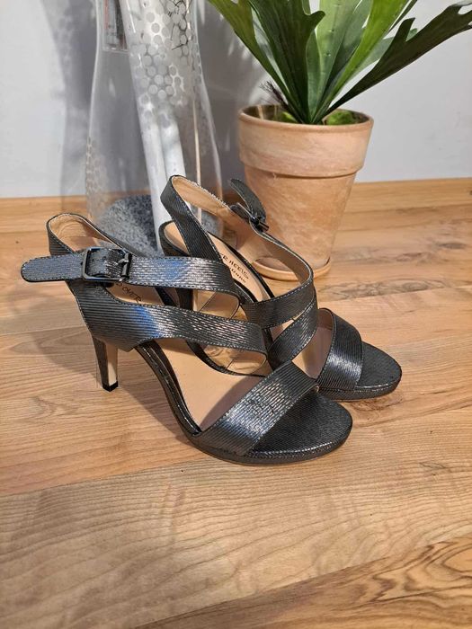 Sandały na obcasie MAD OVER HEELS czarne błyszczące rozm. 38 / 5