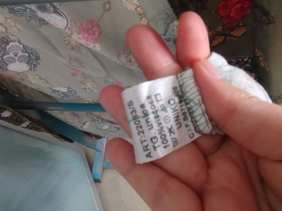 Camisola com caveiras