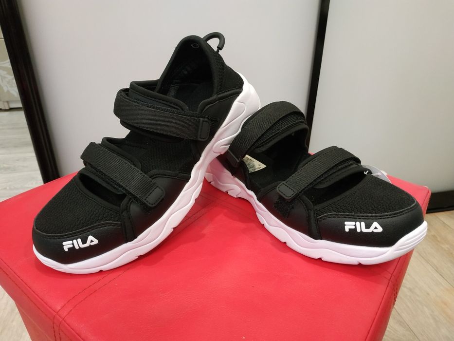 Літні кросівки FILA