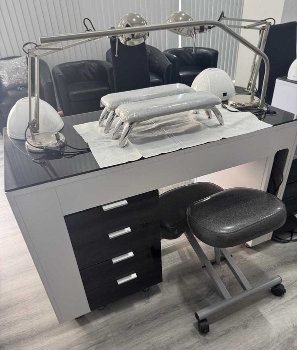 Recheio de Loja de Unhas – Mesas, Poltronas, Balcão e Acessórios