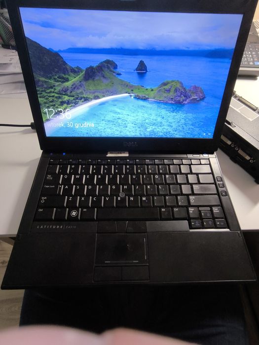 Dell latitude E4310 + stacja dokująca