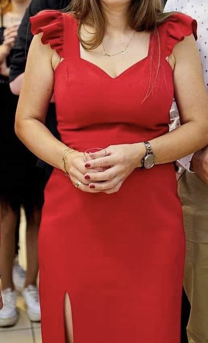 Czerwona sukienka elegancka