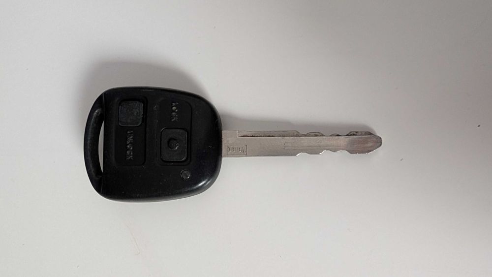 Oryginalny kluczyk od Toyota Corolla E12 VALEO