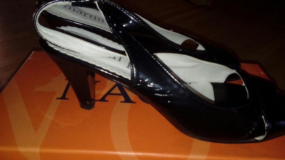 Sandałki szpilki rozm.39.