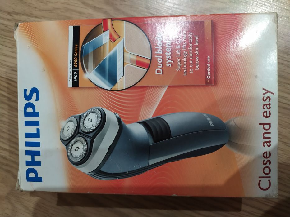 Электробритва Philips 6900,в хорошем состоянии