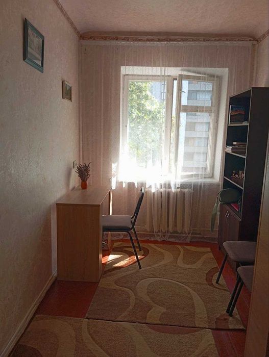 Продам кімнату 12м2 в комунальній квартирі на Павловому Полі, пров. Шекспіра.