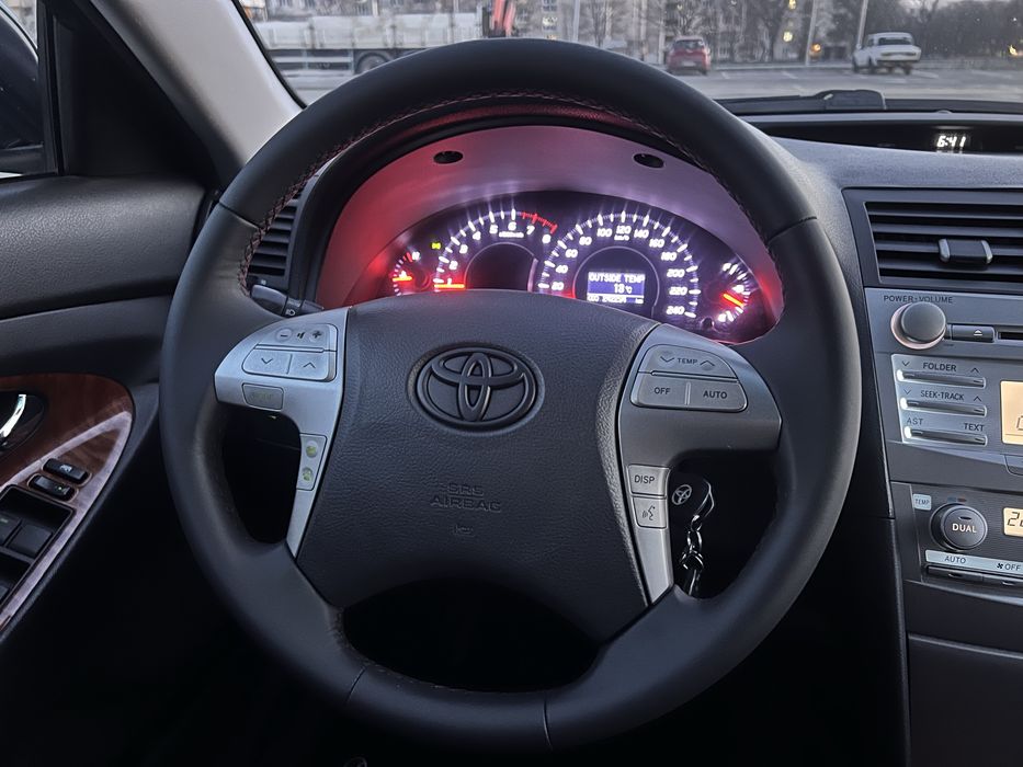 Toyota Camry 2009 Official