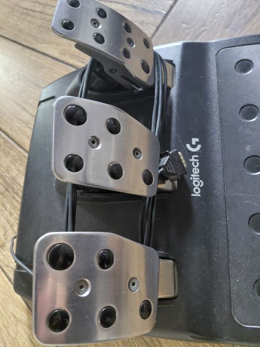 LOGITECH  pedały
