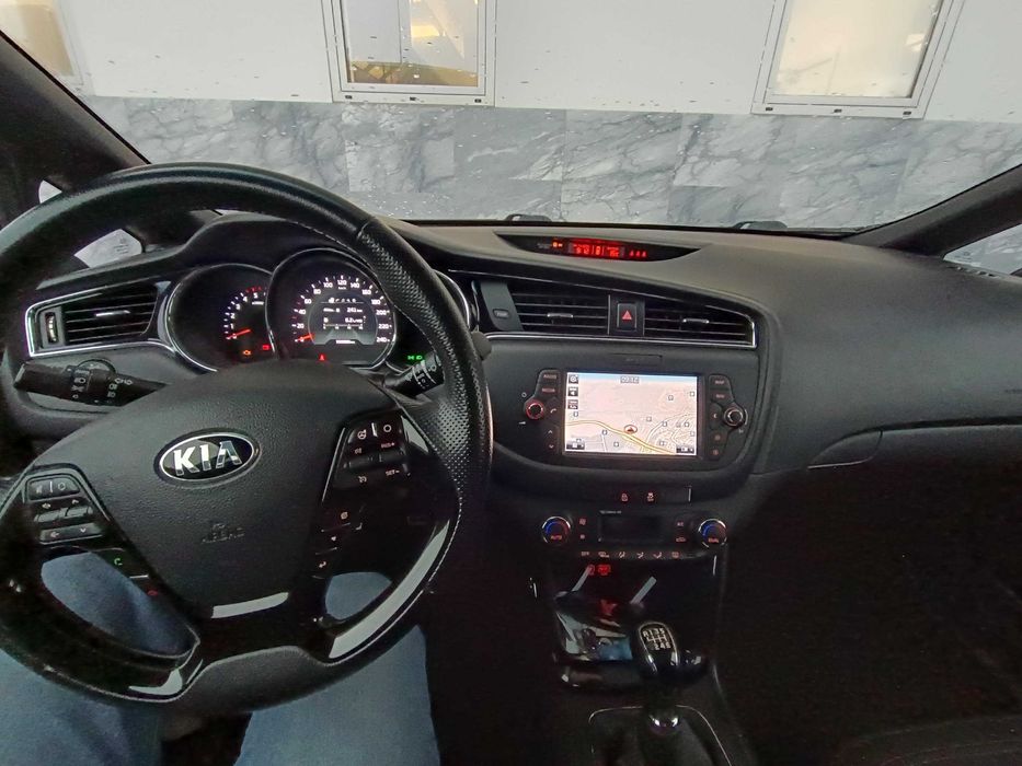 Kia Ceed SW GT Line 1.6 CRDi – Muito Estimada, 2 Chaves