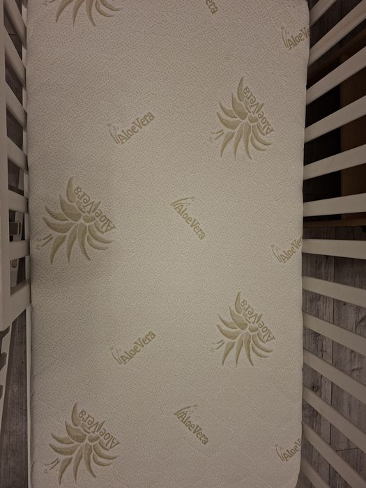 Łóżko dziecięce z materacem