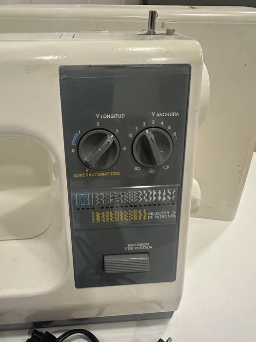 Máquina de Costura Alfa 654