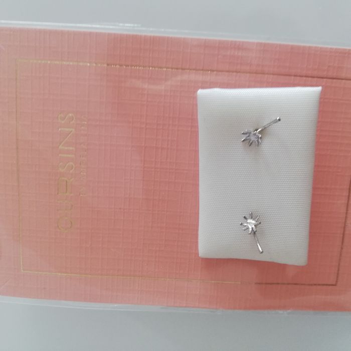 Pequenos brincos em prata NOVOS