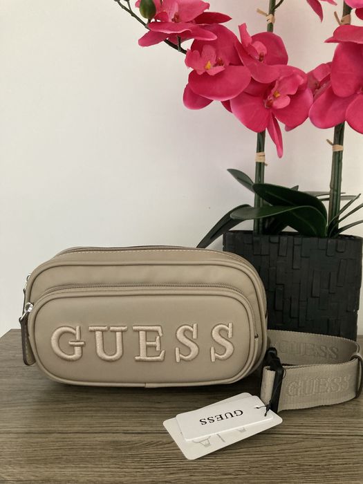 Nowa nerka crossbody Guess