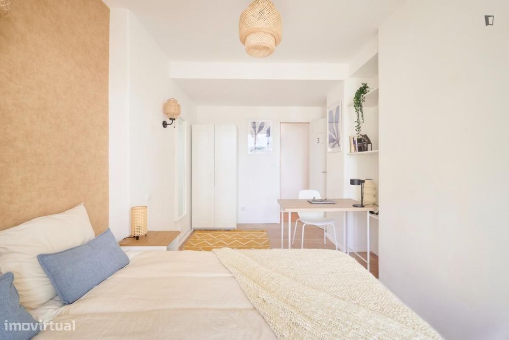 Quarto - localizado em Lapa Lisbon