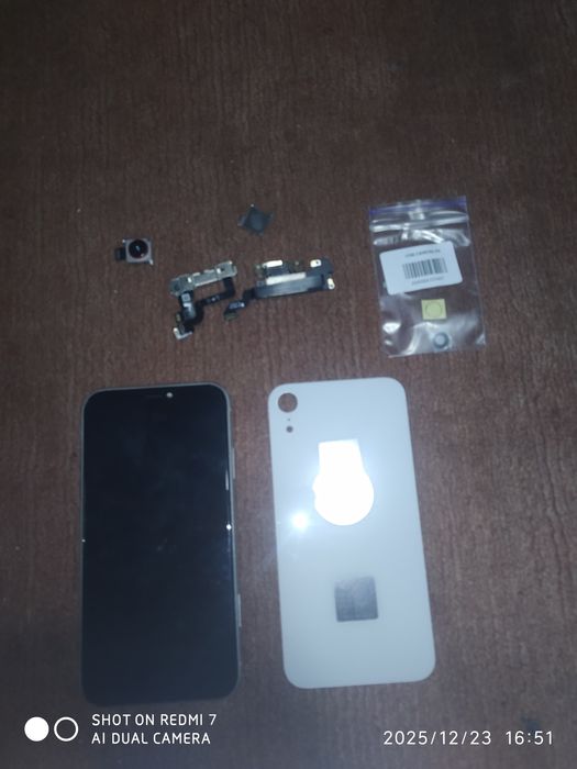 Айфон xr на запчастини