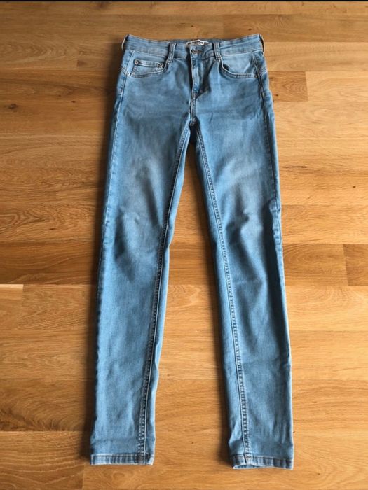 Jeansy błękitne niebieskie Pull and Bear push up