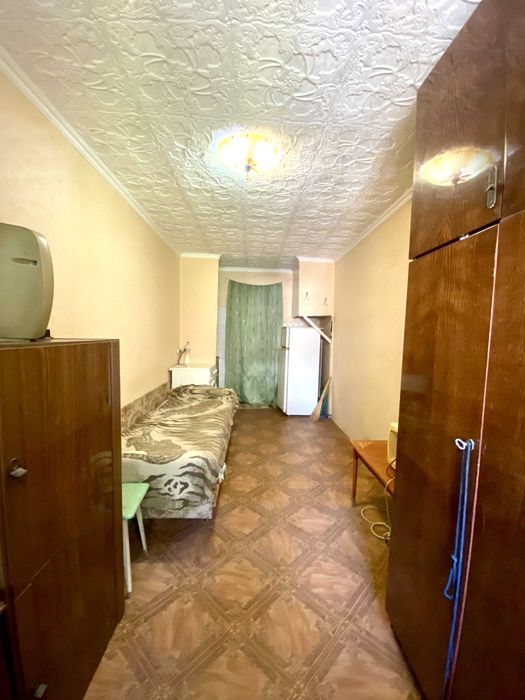 Продається кімната в комунальній квартирі в центрі міста, Семінарська