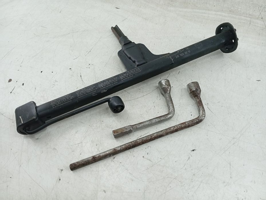 Kit de troca de pneu - MERCEDES-BENZ C-Class (W202) | 93 - 00