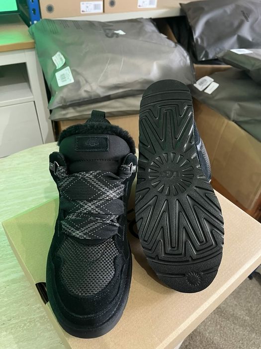 UGG Lowmel Black (Women’s)