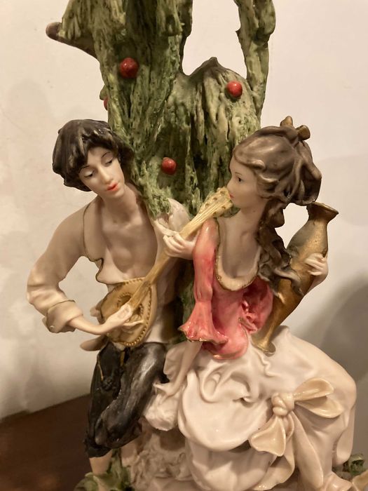 Estatueta "Namorados e Música"