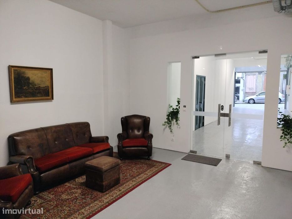 Escritórios com serviços partilhados - Gabinetes + Coworking
