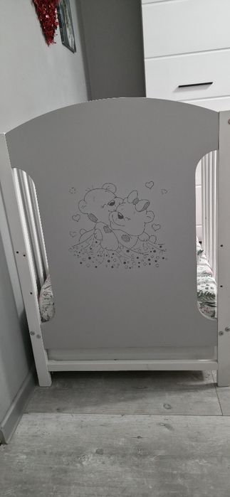 Łóżeczko dziecięce z szufladą