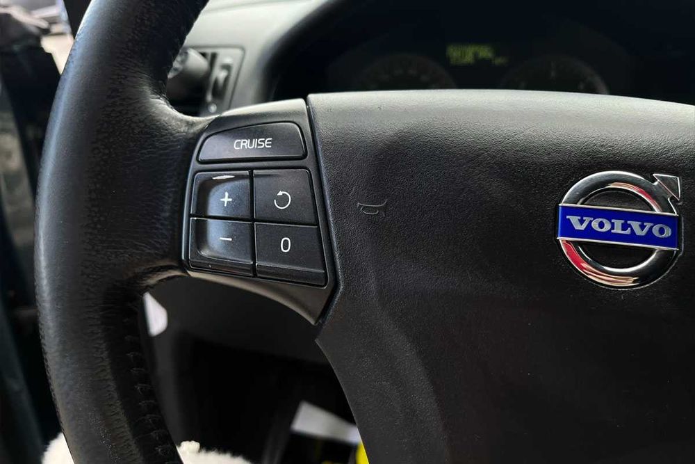 Volvo V50 2004 року