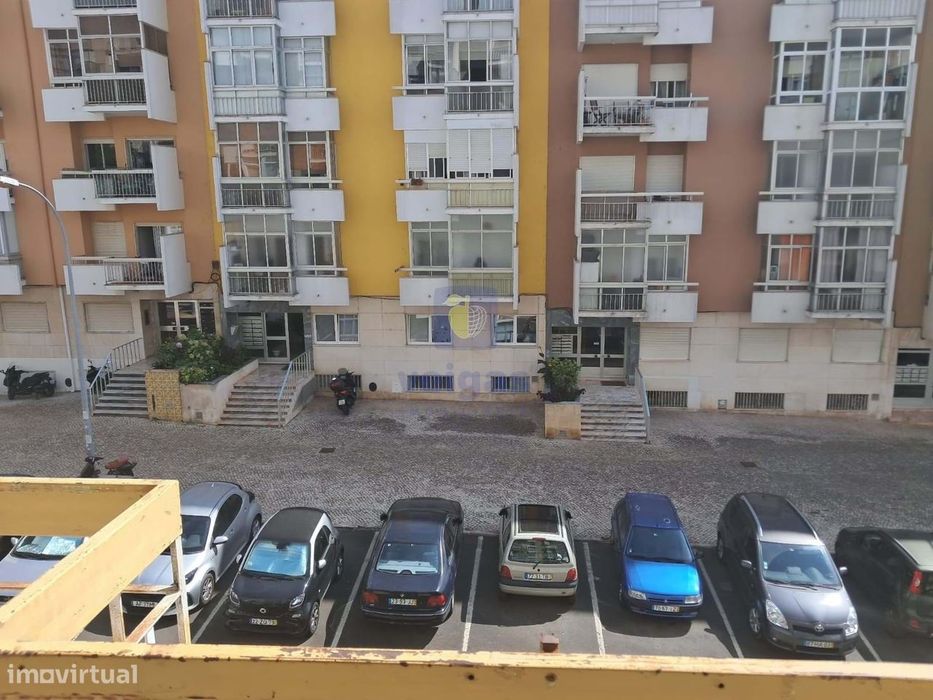 Oportunidade única: apartamento T2 em Oeiras para investimento seguro