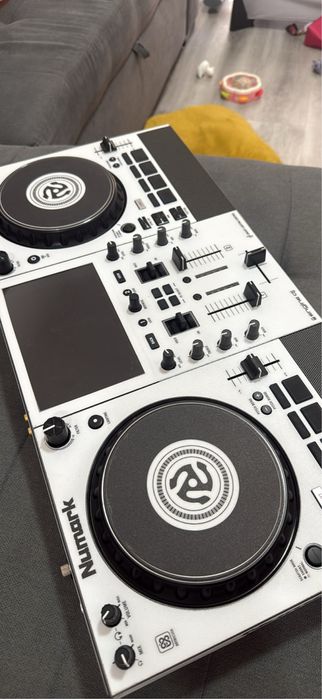 Controladora de Dj Numark mixstream pro go