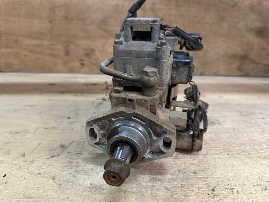 Bomba Injetora Mitsubishi L200 2.5 4D56 Bomba elétrica MR577077