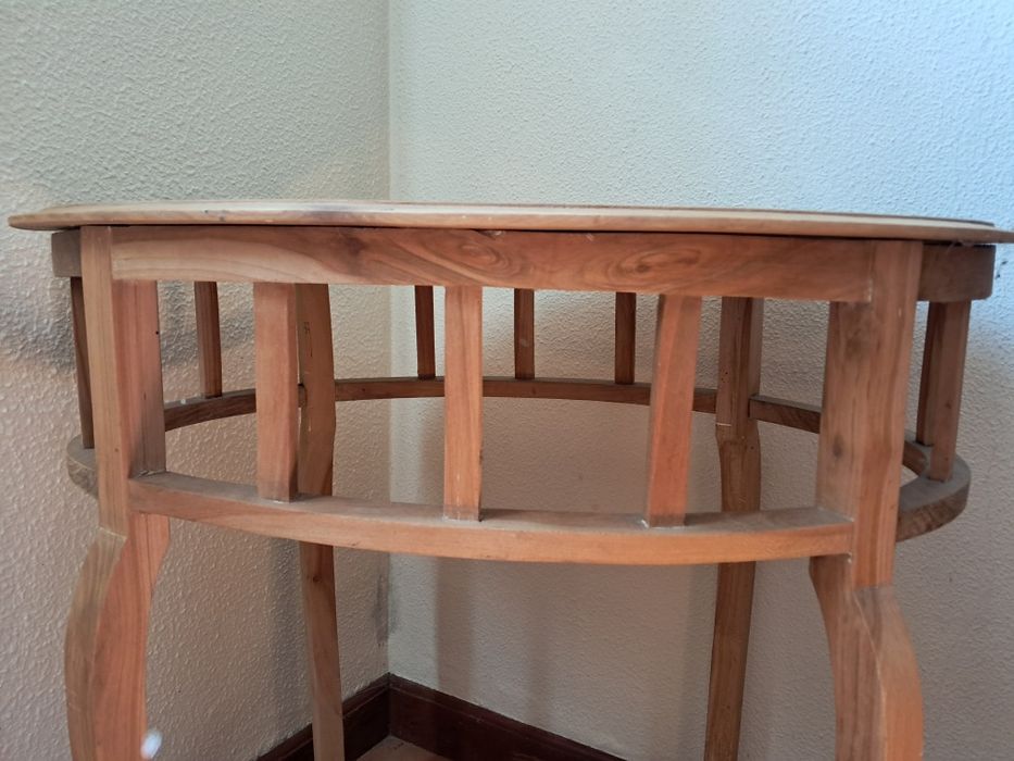 Mesa apoio oval em madeira