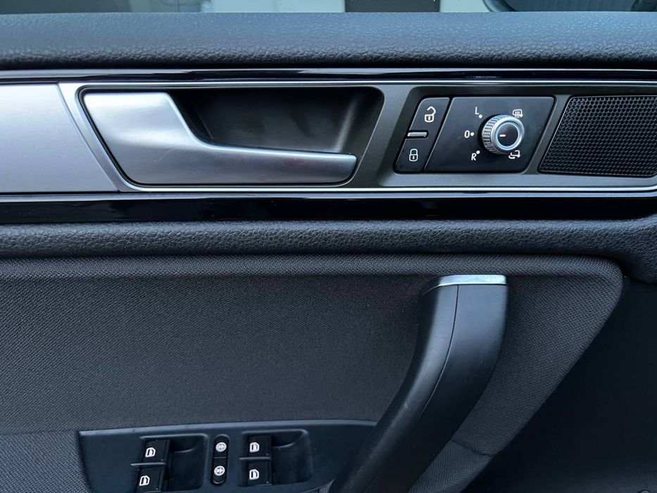 Продам Volkswagen Touareg 2015