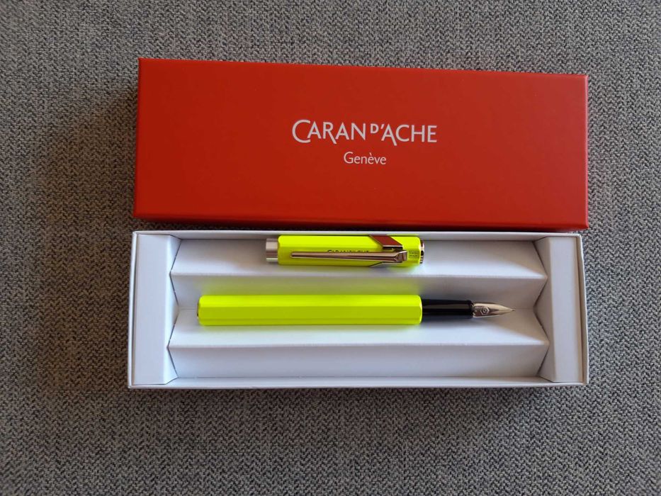 Caneta de tinta permanente Caran d'Ache - Artigo NOVO