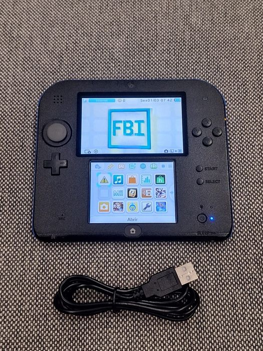 Nintendo 2DS com loja para instalar jogos e cartão de 64GB