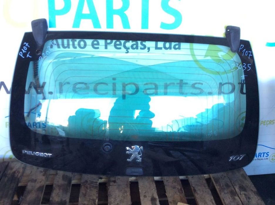 Vidro da mala Peugeot 107