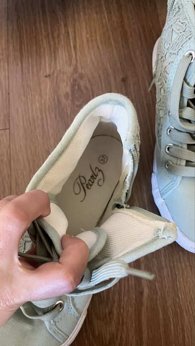 Ténis Verdes com detalhes