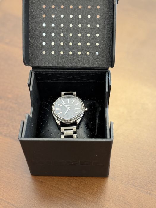 Жіночий годинник DIESEL